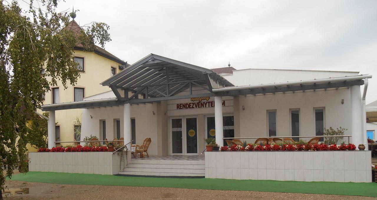 Forro Holdfeny Hotel المظهر الخارجي الصورة